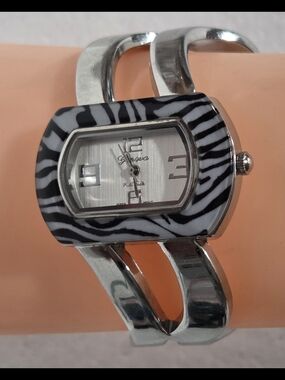 Geneva Platium  Black & White Zebra-Print Silver Bangle Watch